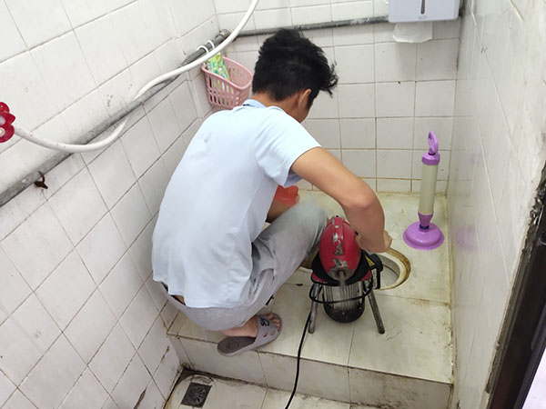 永顺肥皂掉到马桶里把马桶堵住了怎么办？马桶堵住了怎么办
